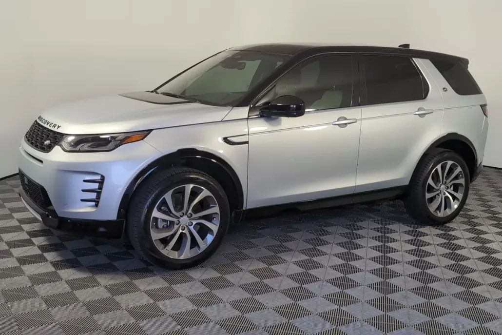 2024 Land Rover Discovery Sport Dynamic SE photo 1