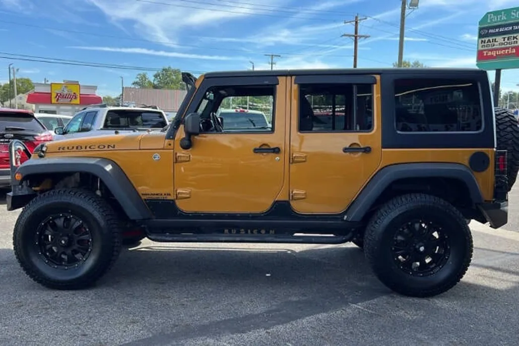 2014 Jeep Wrangler Unlimited Rubicon photo 1