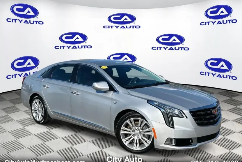 2018 Cadillac XTS Luxury photo 1
