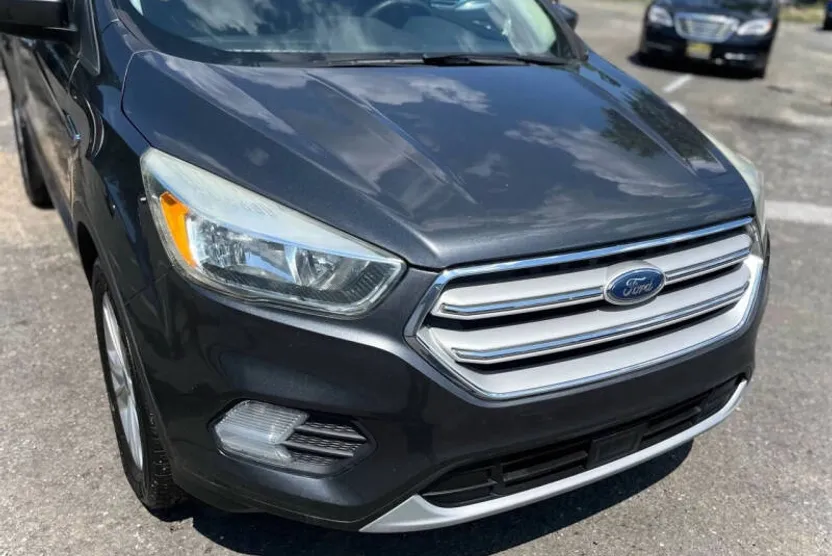 2018 Ford Escape SE photo 1