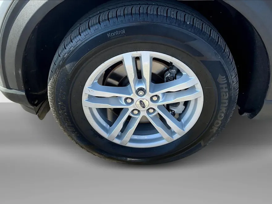 2024 Ford Explorer XLT photo 1
