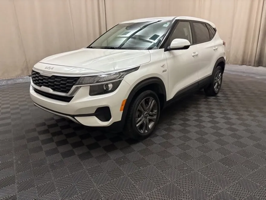 2022 Kia Seltos LX photo 1