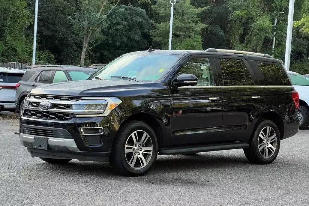 2024 Ford Expedition Limited photo 1