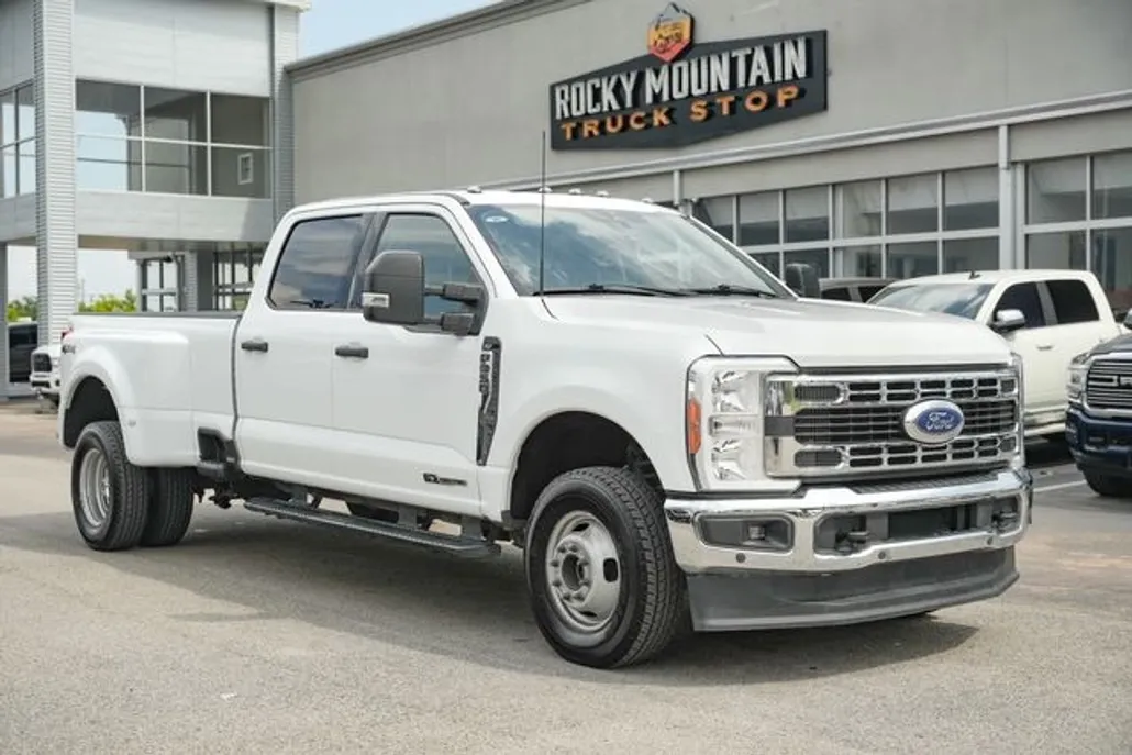 2023 Ford F-350 XLT photo 1