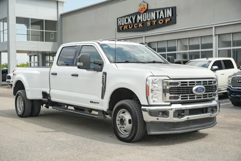 2023 Ford F-350 XLT photo 1