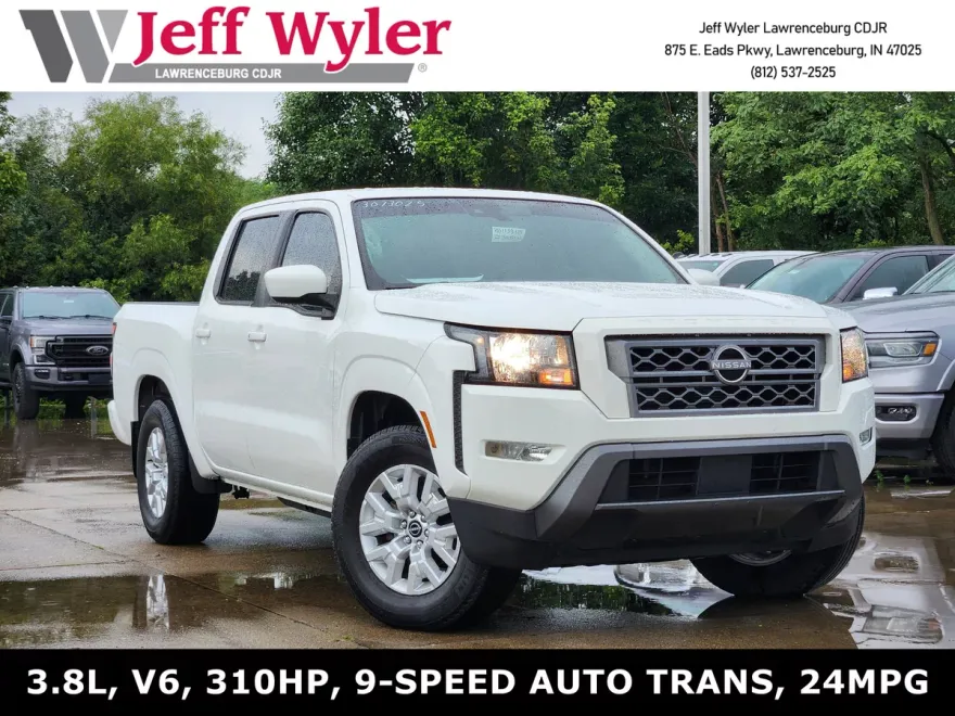 2022 Nissan Frontier SV Crew Cab photo 1