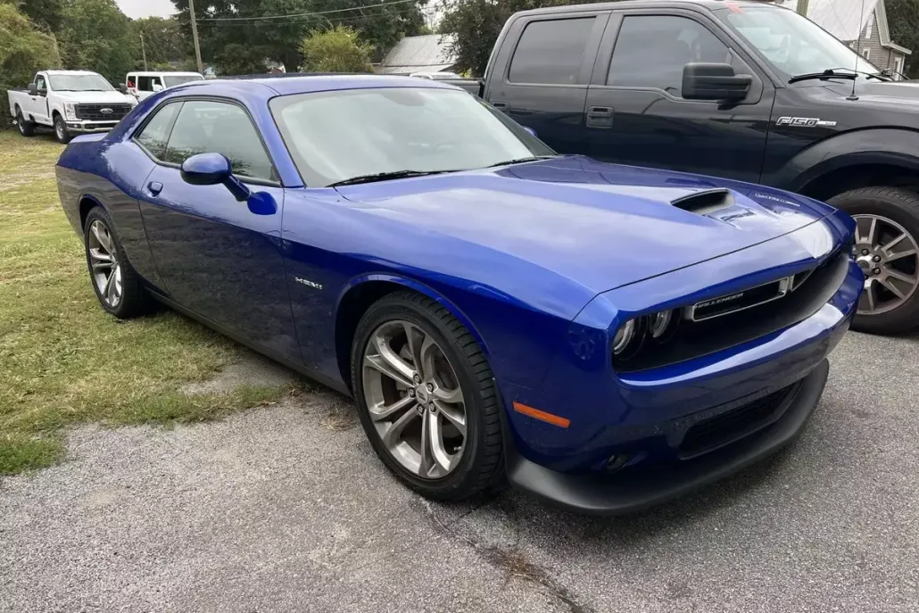 2022 Dodge Challenger R/T photo 1