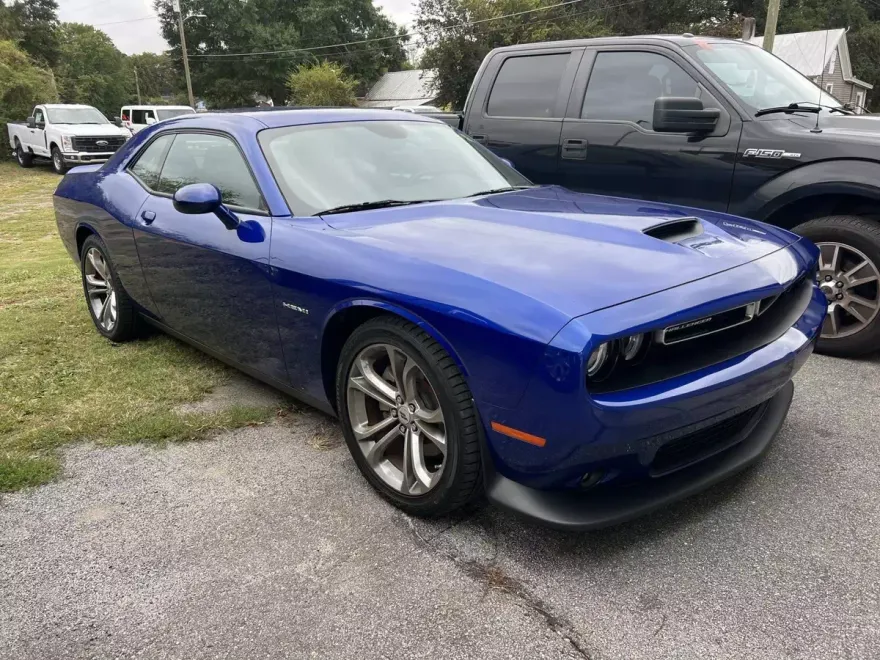 2022 Dodge Challenger R/T photo 1