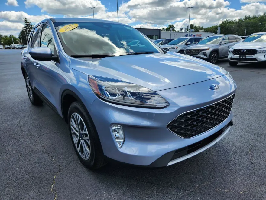 2022 Ford Escape SEL photo 1