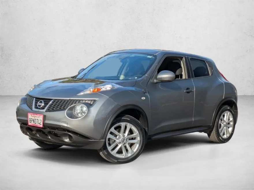 2012 Nissan Juke SV photo 1