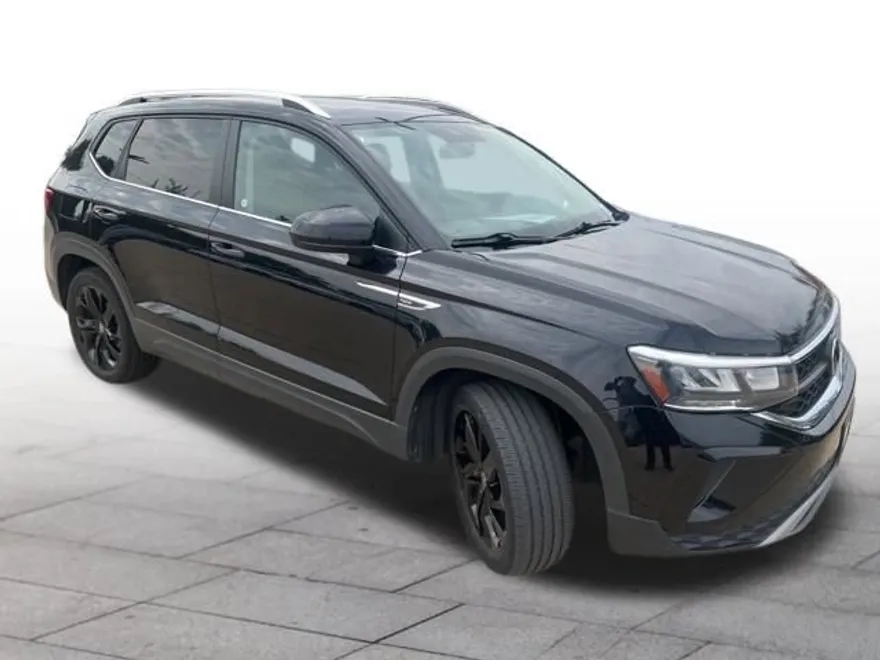 2022 Volkswagen Taos SE photo 1