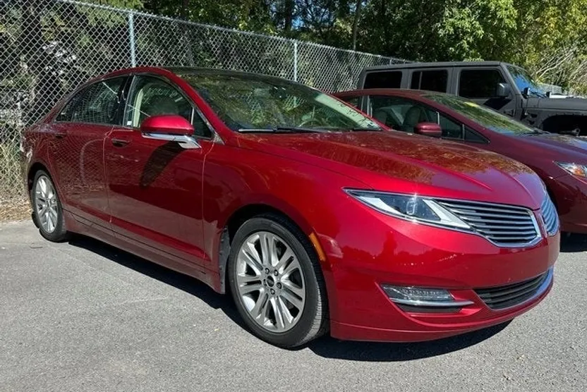 2016 Lincoln MKZ Base photo 1
