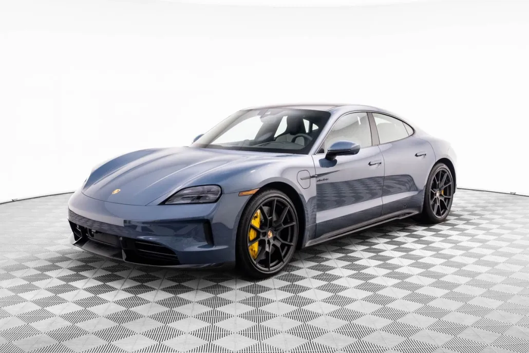 2025 Porsche Taycan GTS photo 1
