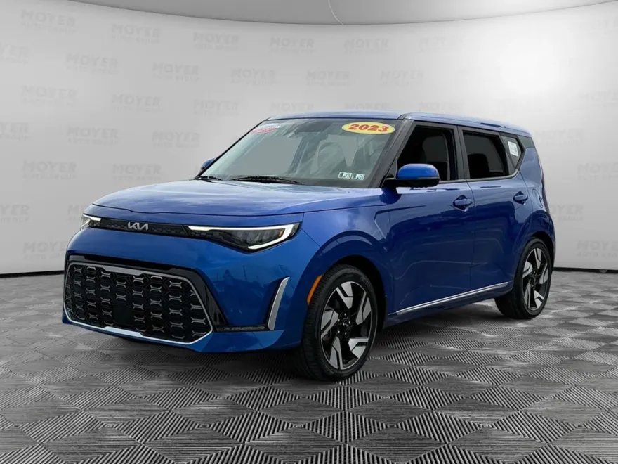 2023 Kia Soul GT-Line photo 1