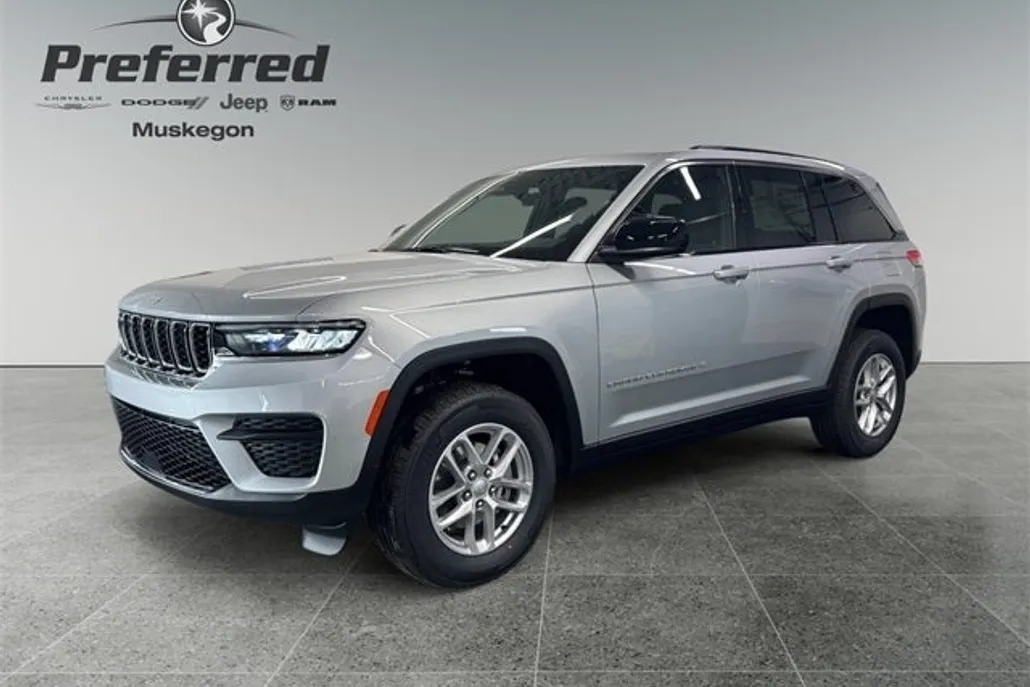 2025 Jeep Grand Cherokee Laredo photo 1