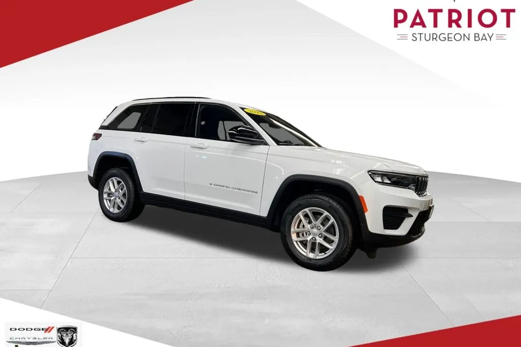 2025 Jeep Grand Cherokee Laredo photo 1