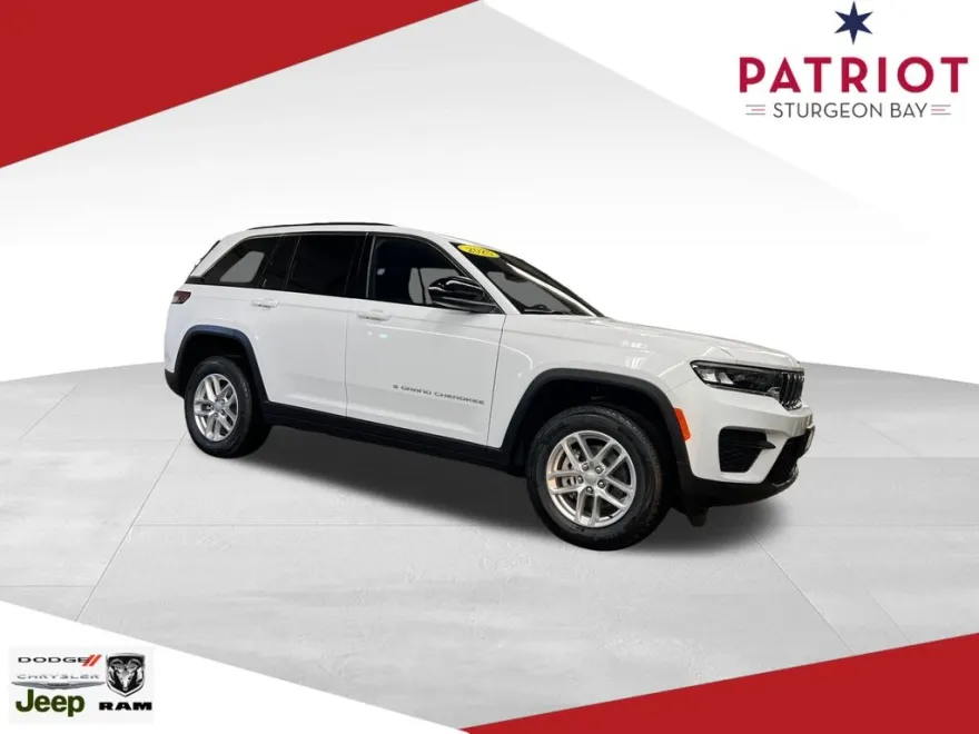 2025 Jeep Grand Cherokee Laredo photo 1