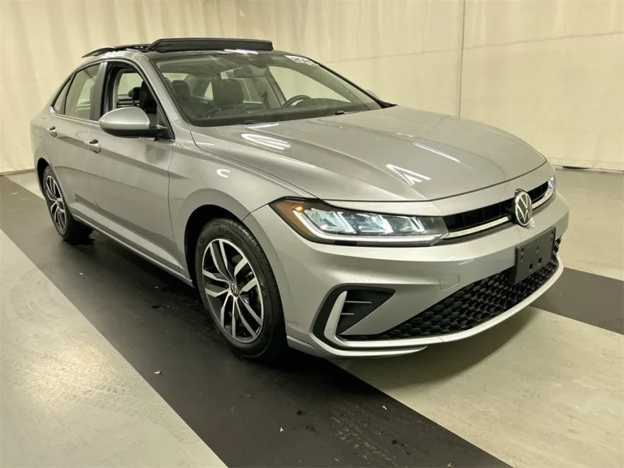 2025 Volkswagen Jetta 1.5T SE photo 1