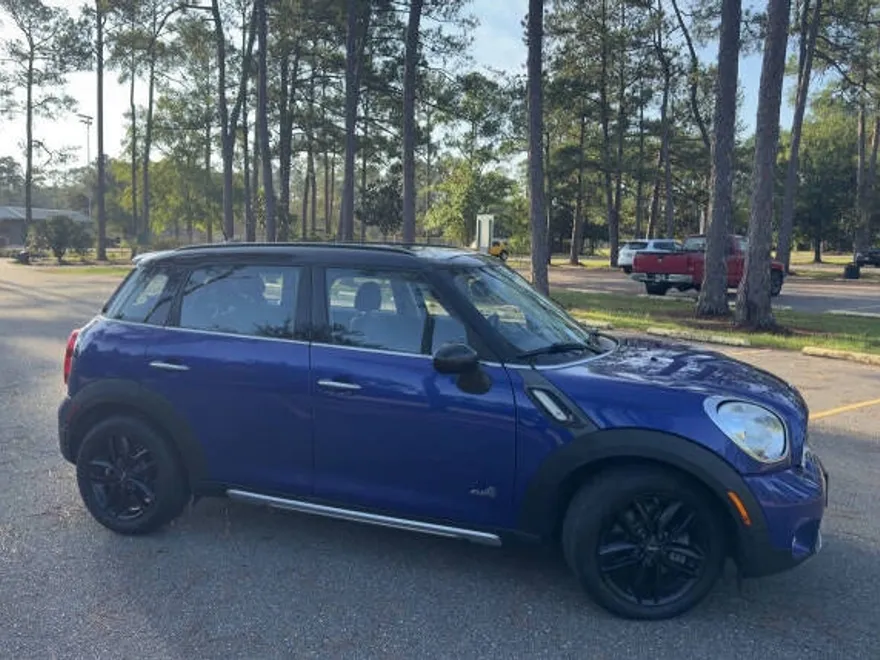 2015 Mini Countryman S ALL4 photo 1