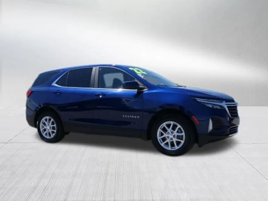 2022 Chevrolet Equinox LT photo 1