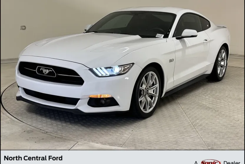 2015 Ford Mustang GT Premium photo 1