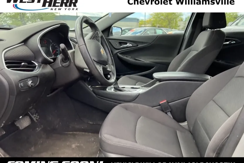 2017 Chevrolet Malibu 1LT photo 1