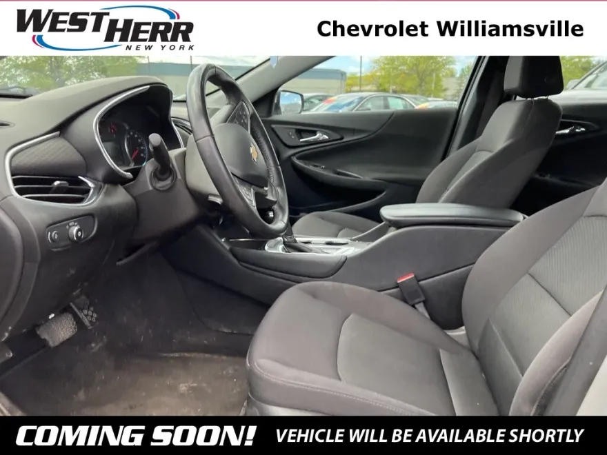 2017 Chevrolet Malibu 1LT photo 1