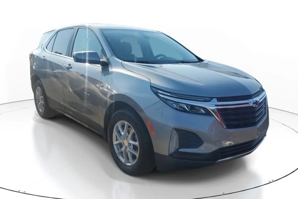 2024 Chevrolet Equinox LT photo 1