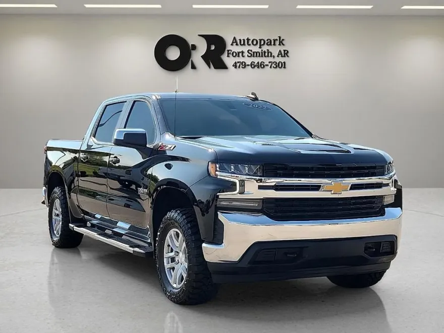 2022 Chevrolet Silverado 1500 LT photo 1