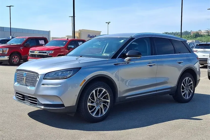 2021 Lincoln Corsair Standard photo 1