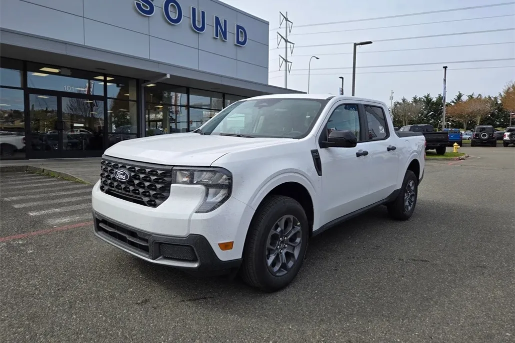 2025 Ford Maverick XLT photo 1