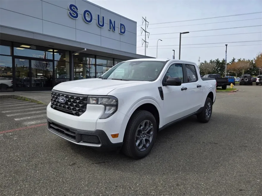 2025 Ford Maverick XLT photo 1