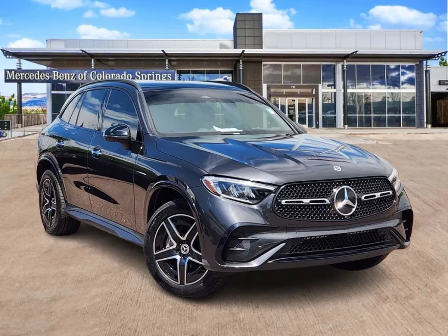 2024 Mercedes Benz GLC 300 4MATIC photo 1
