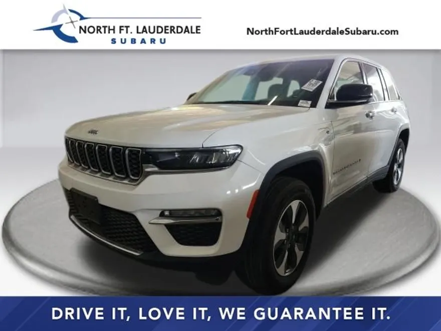 2023 Jeep Cherokee 4xe photo 1
