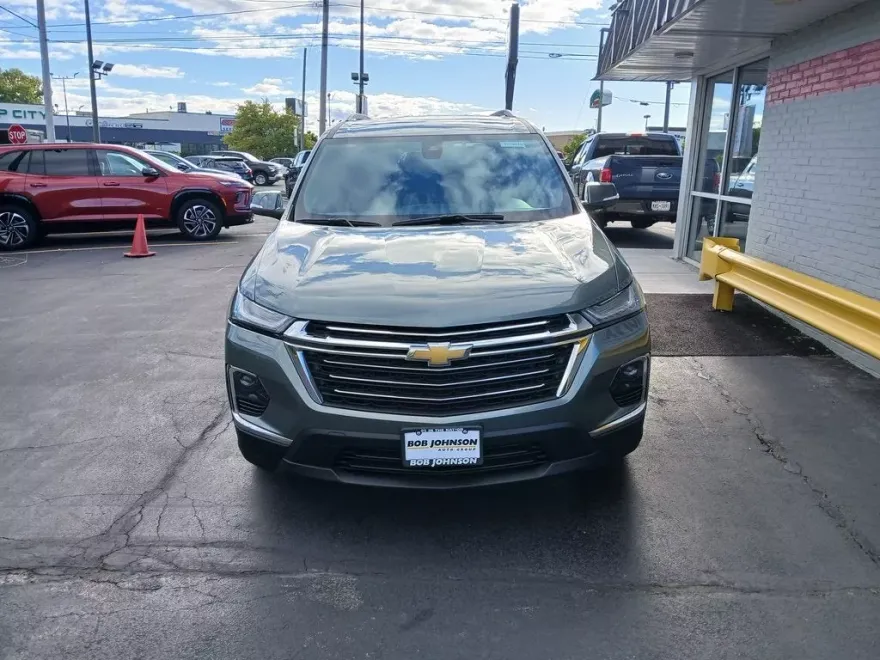 2023 Chevrolet Traverse 1LT photo 1