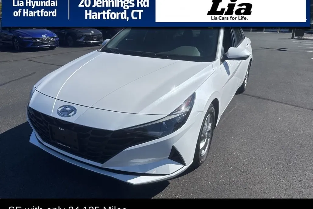 2022 Hyundai Elantra SE photo 1