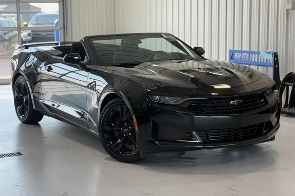 2023 Chevrolet Camaro LT1 photo 1