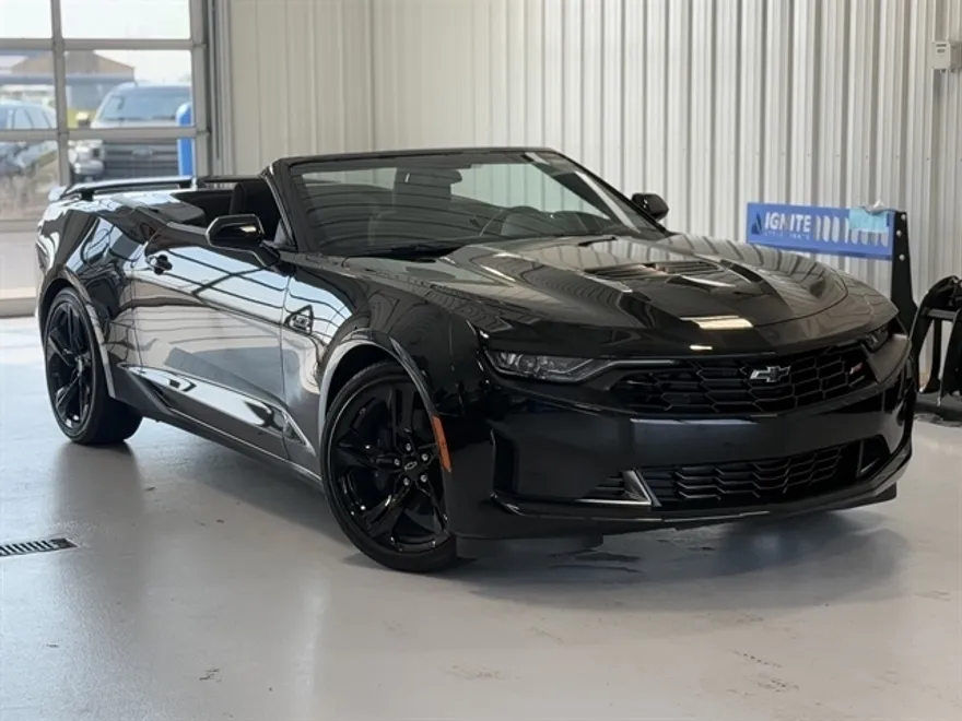 2023 Chevrolet Camaro LT1 photo 1