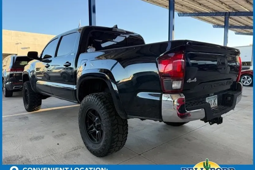 2021 Toyota Tacoma SR5 photo 1