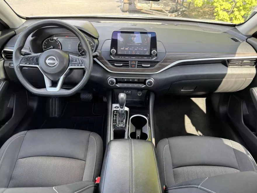 2024 Nissan Altima 2.5 SV photo 1