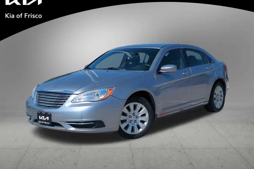 2014 Chrysler 200 LX photo 1