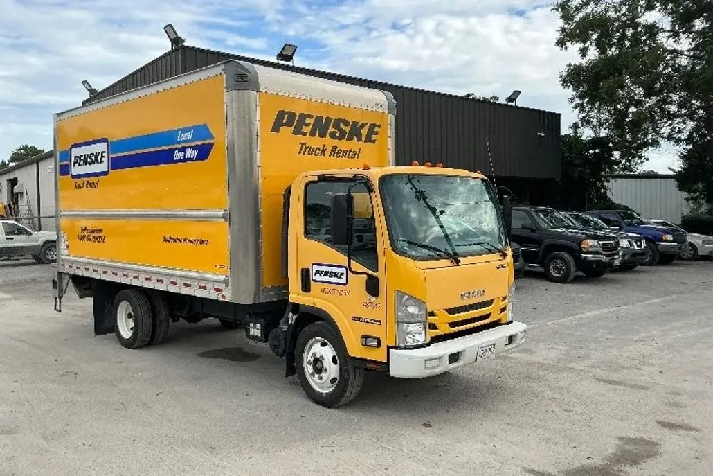 2021 Isuzu NPR/NPR-HD photo 1