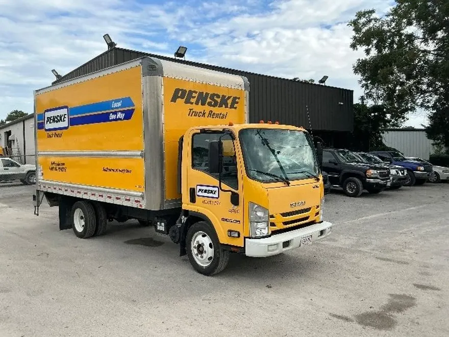 2021 Isuzu NPR/NPR-HD photo 1