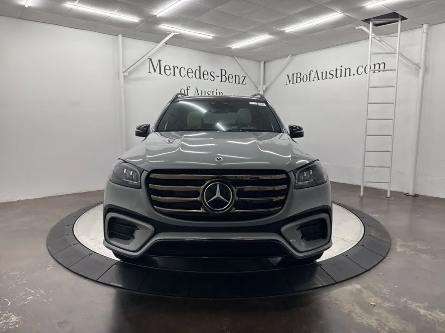 2026 Mercedes Benz GLS 450 4MATIC photo 1