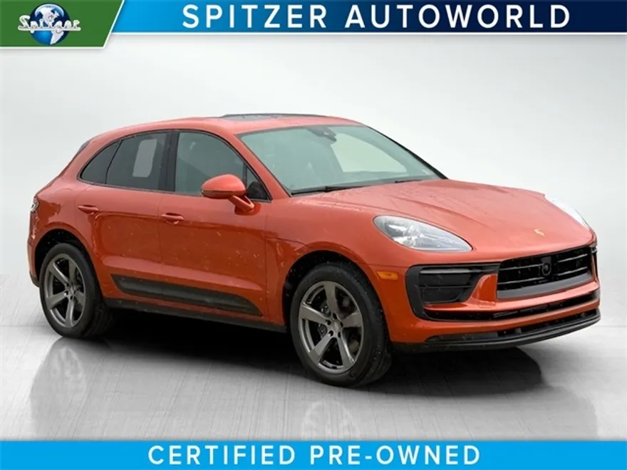 2024 Porsche Macan Base photo 1