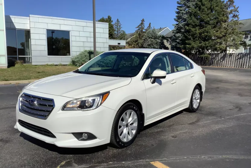 2016 Subaru Legacy 2.5i Premium photo 1