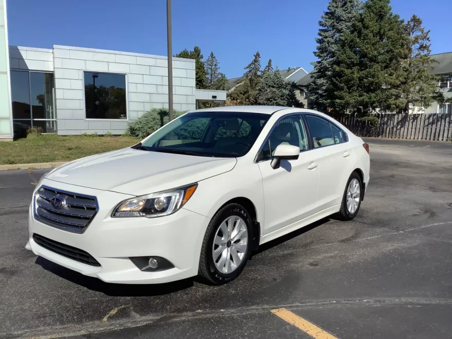 2016 Subaru Legacy 2.5i Premium photo 1