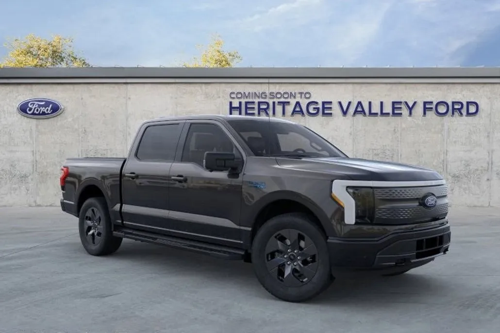 2025 Ford F-150 Lightning photo 1