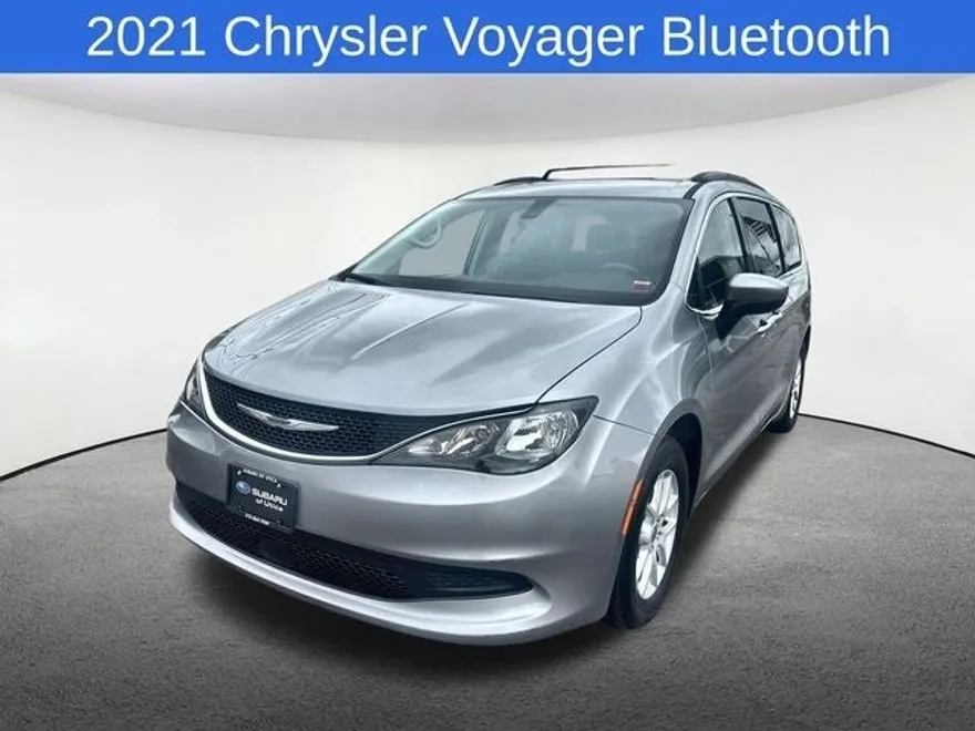 2021 Chrysler Voyager LXi photo 1