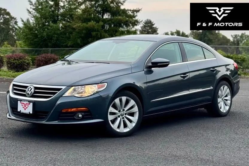 2010 Volkswagen CC Sport photo 1